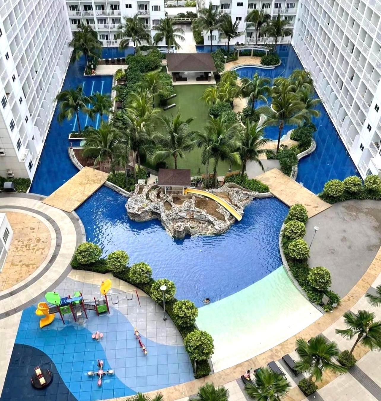 Mall Of Asia Shore Dynastel Staycation Пасай Экстерьер фото